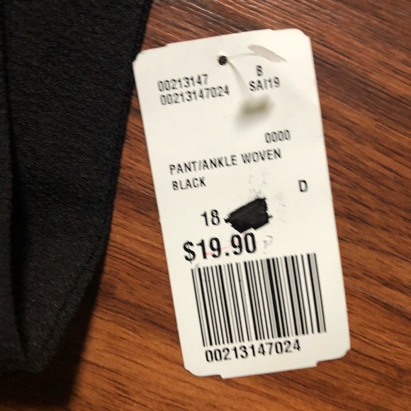 NWT Forever 21 Ankle Pants BLACK - Picture 3 of 3